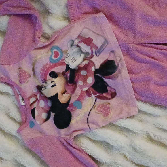 Disney's Minnie Mouse 2 Peice Wide Leg PJ Set - Picture 4 of 6